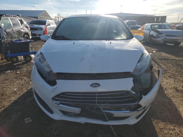 3FADP4BJ4KM127737 - 2019 FORD FIESTA SE Blanc photo 5