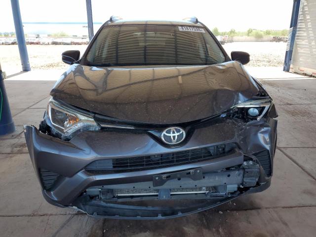 JTMBFREV9GJ089782 - 2016 TOYOTA RAV4 LE 灰色 照片 5