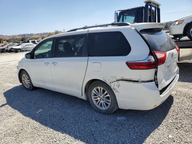 5TDYK3DC9FS635193 - 2015 TOYOTA SIENNA XLE WHITE photo 2
