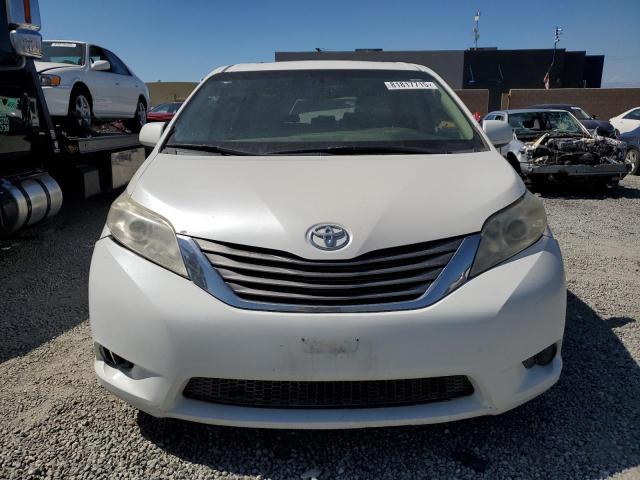 5TDYK3DC9FS635193 - 2015 TOYOTA SIENNA XLE WHITE photo 5