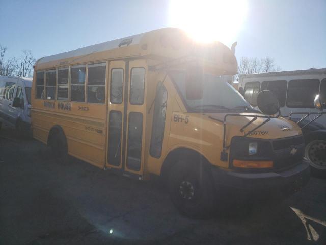 1GBJG31U041244142 - 2004 CHEVROLET EXPRESS YELLOW photo 4