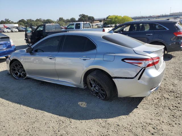 4T1K61AK5LU945550 - 2020 TOYOTA CAMRY XSE SILVER photo 2