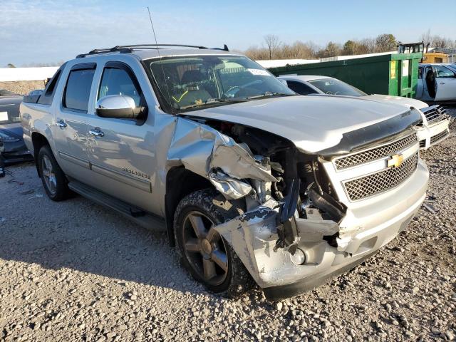 3GNMCEE08CG178597 - 2012 CHEVROLET AVALANCHE LS SILVER photo 4