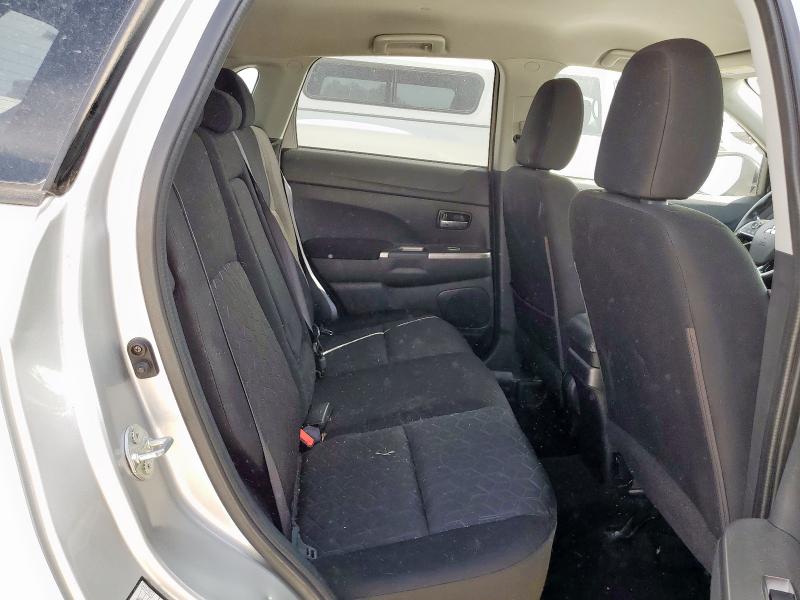 JA4AR3AU9LU019084 - 2020 MITSUBISHI OUTLANDER ES Արծաթագույն լուսանկար 11