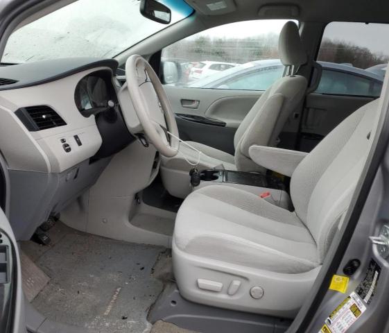 5TDKK3DC4CS249427 - 2012 TOYOTA SIENNA LE SILVER photo 7