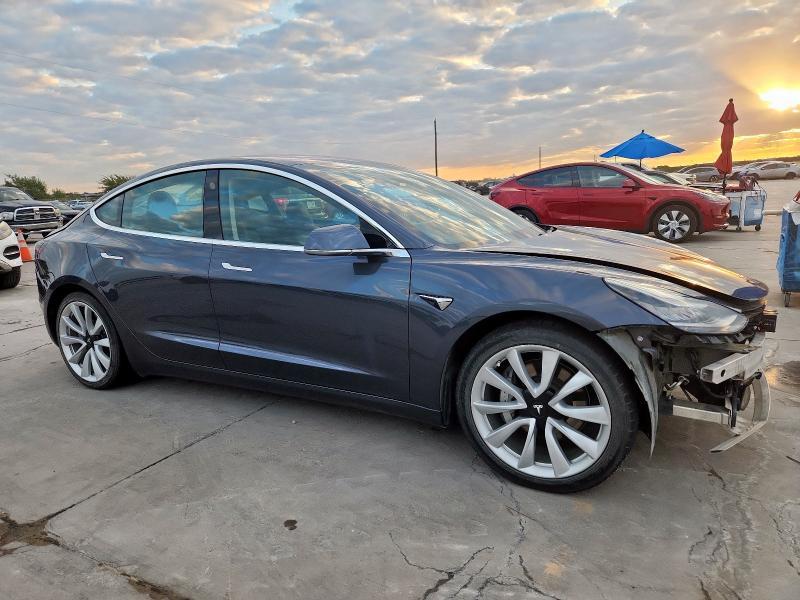 5YJ3E1EB2KF194694 - 2019 TESLA MODEL 3 Մոխրագույն լուսանկար 4