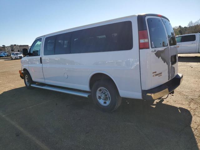 1GAZG1FG2B1139534 - 2011 CHEVROLET EXPRESS G3 LT WHITE photo 2