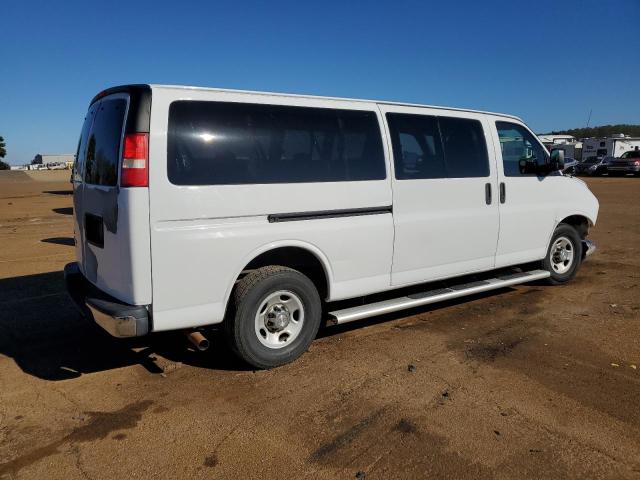 1GAZG1FG2B1139534 - 2011 CHEVROLET EXPRESS G3 LT WHITE photo 3