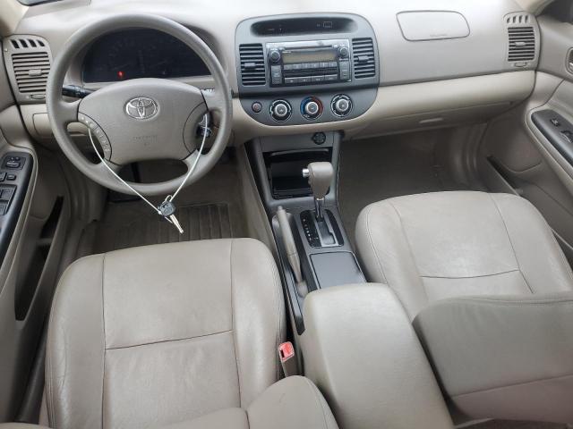 4T1BE32K15U021851 - 2005 TOYOTA CAMRY LE BEIGE photo 8