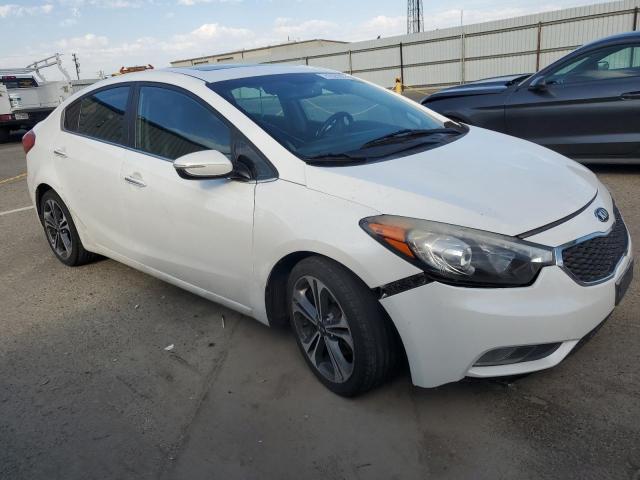 KNAFZ4A8XF5361255 - 2015 KIA FORTE EX თეთრი ფოტო 4