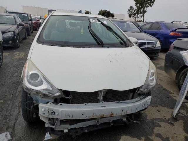 JTDKDTB3XF1583640 - 2015 TOYOTA PRIUS C WHITE photo 5