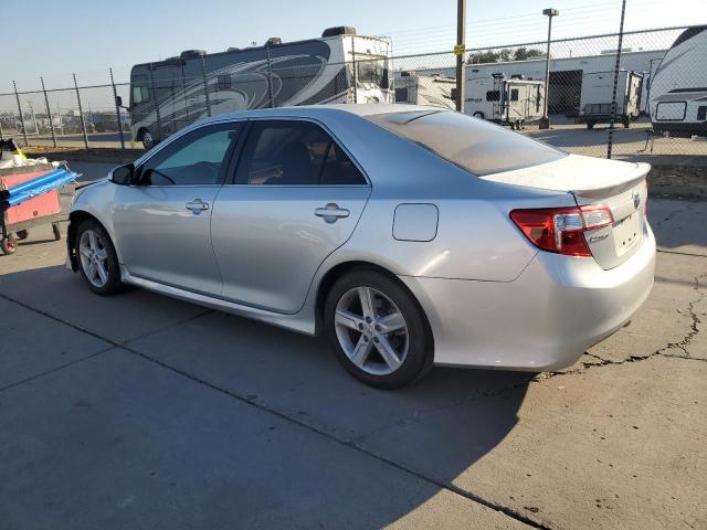 4T1BF1FK3CU081185 - 2012 TOYOTA CAMRY BASE 银色 照片 2