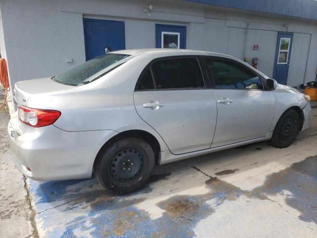 5YFBU4EE0DP147522 - 2013 TOYOTA COROLLA BASE Արծաթագույն լուսանկար 3