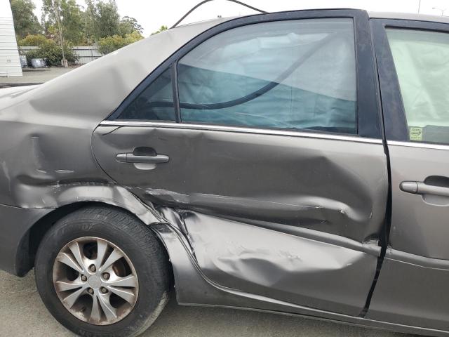 4T1BF30K45U596980 - 2005 TOYOTA CAMRY LE GRAY photo 10