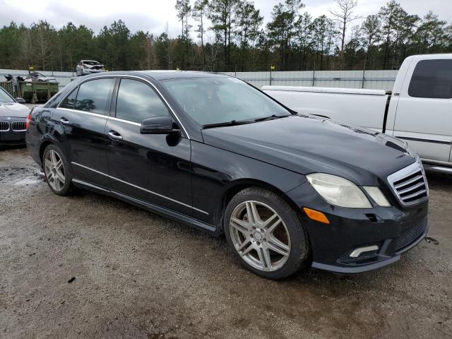 WDDHF9AB1AA169712 - 2010 MERCEDES-BENZ E 550 4MATIC BLACK photo 4