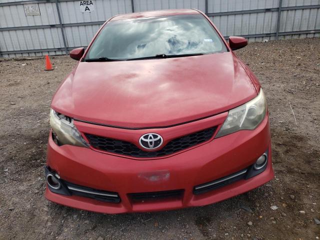 4T1BF1FK0CU557375 - 2012 TOYOTA CAMRY BASE RED photo 5