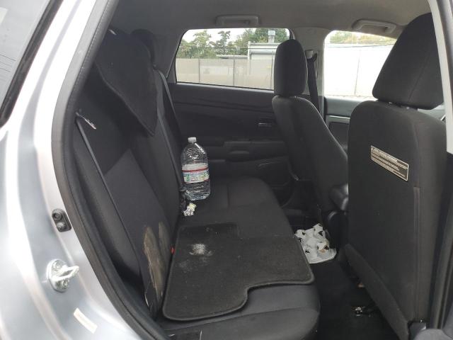 JA4AP3AU9BZ001711 - 2011 MITSUBISHI OUTLANDER ES SILVER photo 11