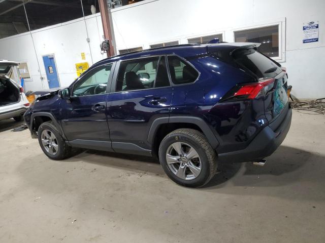 4T3RWRFV8NU066621 - 2022 TOYOTA RAV4 XLE BLUE photo 2