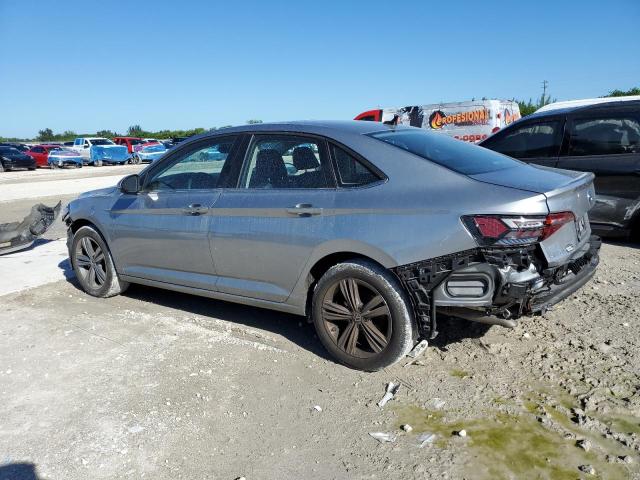 3VW7M7BU8NM018811 - 2022 VOLKSWAGEN JETTA SE 银色 照片 2