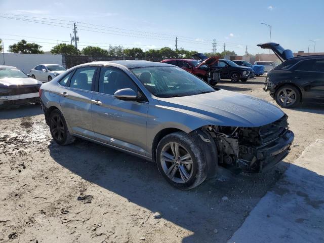 3VW7M7BU8NM018811 - 2022 VOLKSWAGEN JETTA SE 银色 照片 4