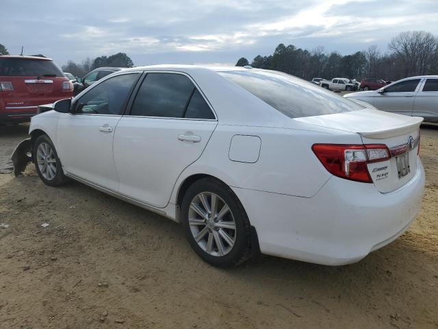 4T1BK1FK2EU547820 - 2014 TOYOTA CAMRY SE WHITE photo 2