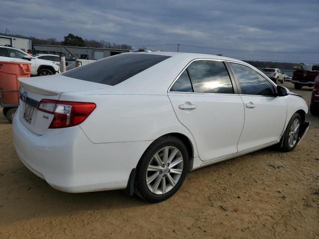 4T1BK1FK2EU547820 - 2014 TOYOTA CAMRY SE WHITE photo 3