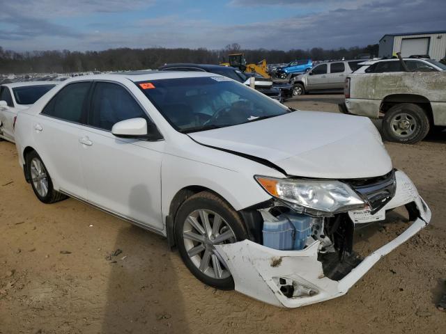 4T1BK1FK2EU547820 - 2014 TOYOTA CAMRY SE WHITE photo 4