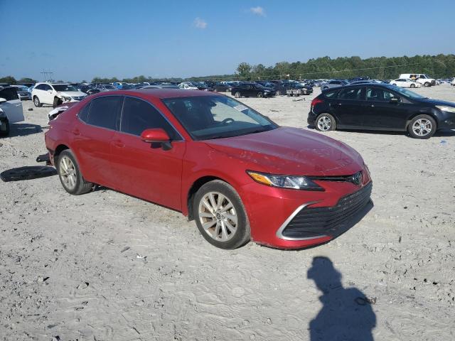 4T1C11AK2PU185392 - 2023 TOYOTA CAMRY LE RED photo 4