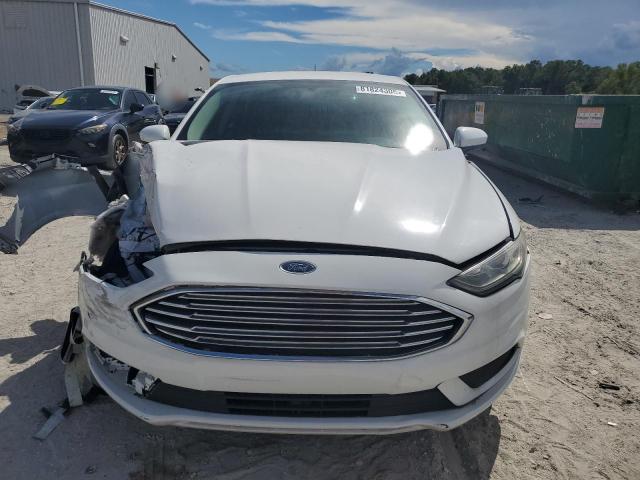 3FA6P0H72HR370827 - 2017 FORD FUSION SE თეთრი ფოტო 5