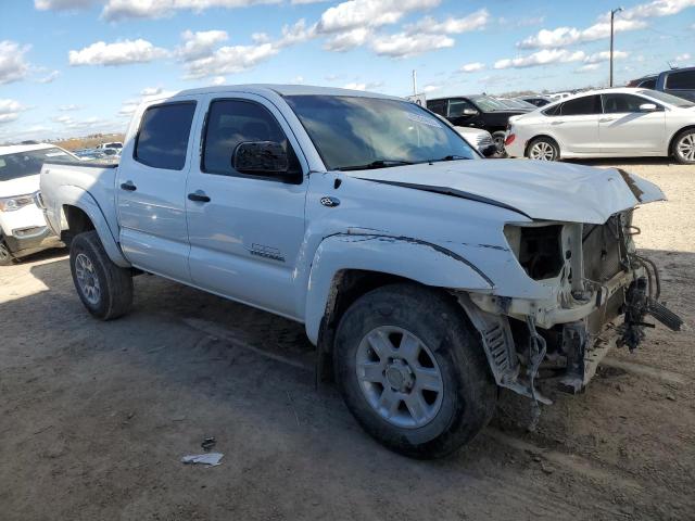 5TFJU4GN9DX046022 - 2013 TOYOTA TACOMA DOUBLE CAB PRERUNNER WHITE photo 4