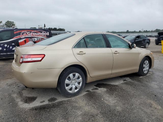 4T1BF3EK3AU031980 - 2010 TOYOTA CAMRY BASE Altın fotoğraf 3