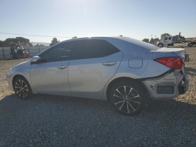 2T1BURHE8JC070385 - 2018 TOYOTA COROLLA L SILVER photo 2