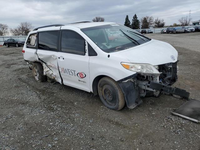 5TDKK3DC7ES450452 - 2014 TOYOTA SIENNA LE WHITE photo 4