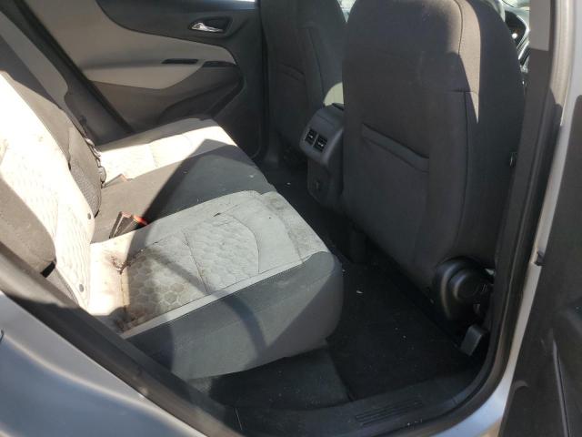 2GNAXHEV5J6119956 - 2018 CHEVROLET EQUINOX LS SILVER photo 11