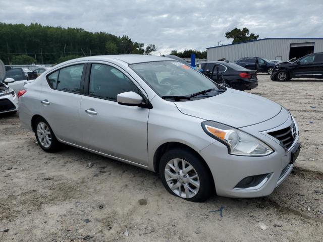 3N1CN7AP9HL877672 - 2017 NISSAN VERSA S 银色 照片 4