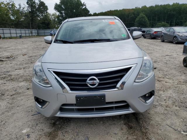 3N1CN7AP9HL877672 - 2017 NISSAN VERSA S 银色 照片 5