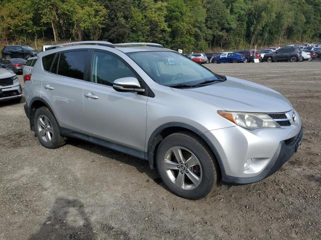 2T3RFREV5FW385932 - 2015 TOYOTA RAV4 XLE 银色 照片 4