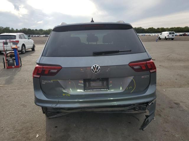 3VV2B7AX8MM158131 - 2021 VOLKSWAGEN TIGUAN SE رمادي صورة 6