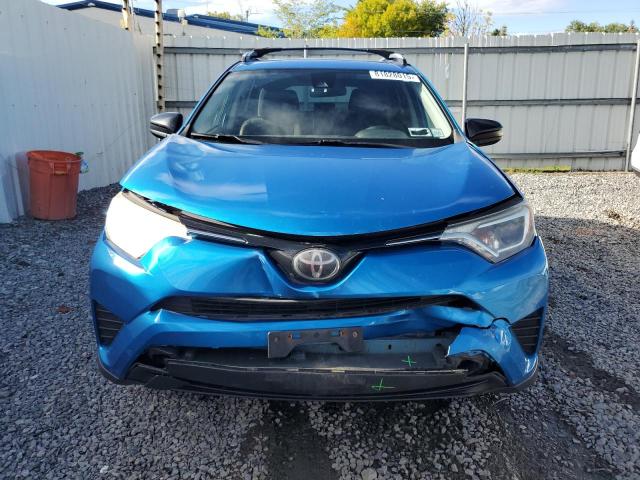 JTMBFREV9HJ709001 - 2017 TOYOTA RAV4 LE BLUE photo 5