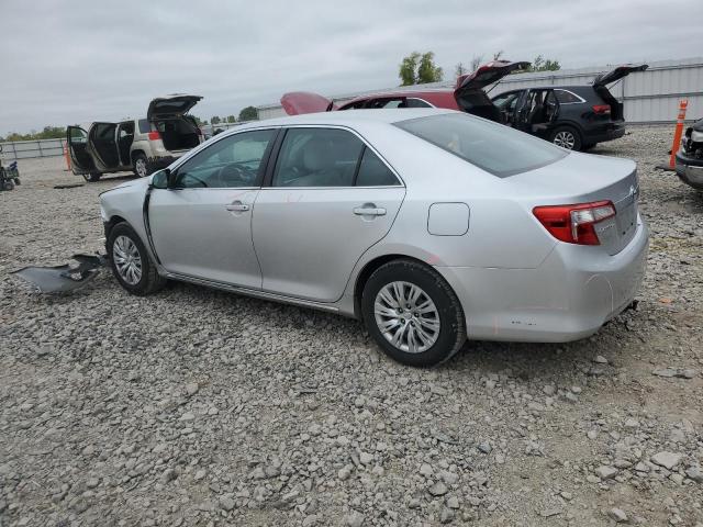 4T1BF1FK7CU175506 - 2012 TOYOTA CAMRY BASE SILVER photo 2