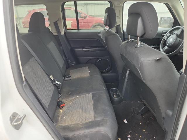 1C4NJPBA0CD520729 - 2012 JEEP PATRIOT SPORT WHITE photo 11