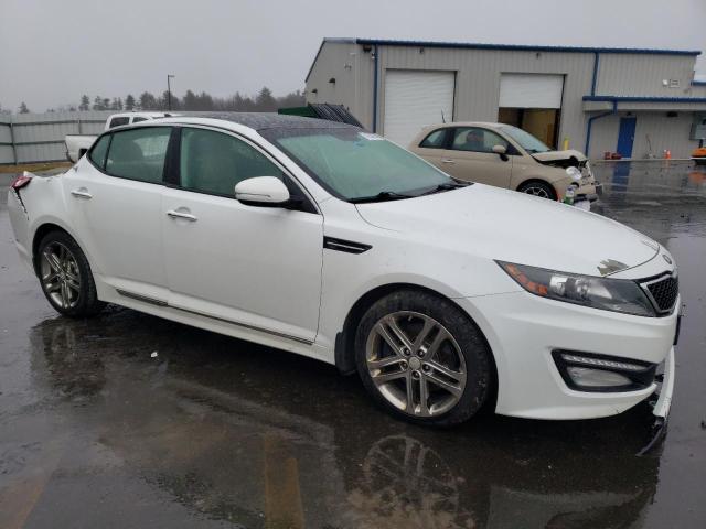 5XXGR4A69DG117398 - 2013 KIA OPTIMA SX WHITE photo 4