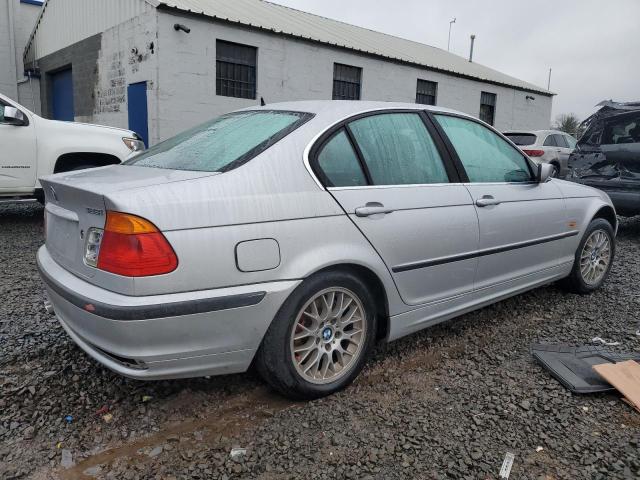 WBAAM5349YFR19473 - 2000 BMW 328 I SILVER photo 3