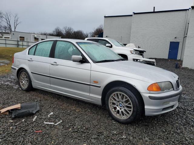 WBAAM5349YFR19473 - 2000 BMW 328 I SILVER photo 4