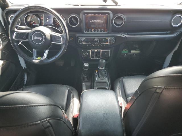 1C4HJXEG1JW304483 - 2018 JEEP WRANGLER U SAHARA WHITE photo 8