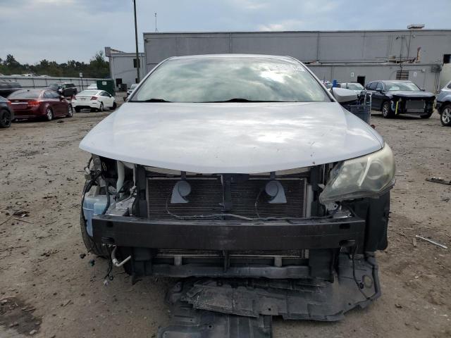 4T1BF1FK2CU070081 - 2012 TOYOTA CAMRY BASE SILVER photo 5