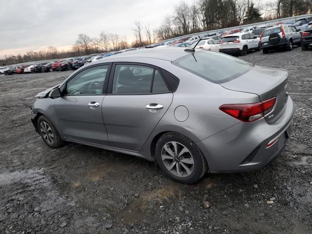 3KPA24AD6NE433697 - 2022 KIA RIO LX GRAY photo 2