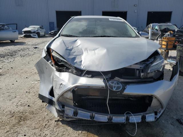 5YFBURHEXKP937612 - 2019 TOYOTA COROLLA L Argent photo 5