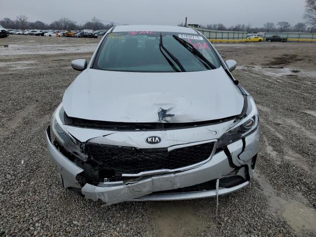 3KPFK4A7XHE032237 - 2017 KIA FORTE LX SILVER photo 5