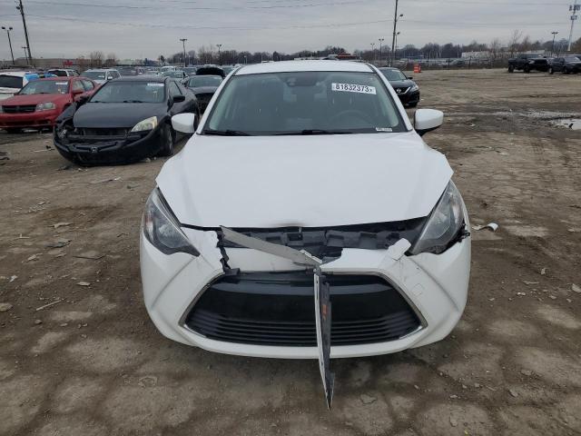 3MYDLBZV5GY133440 - 2016 TOYOTA SCION IA WHITE photo 5